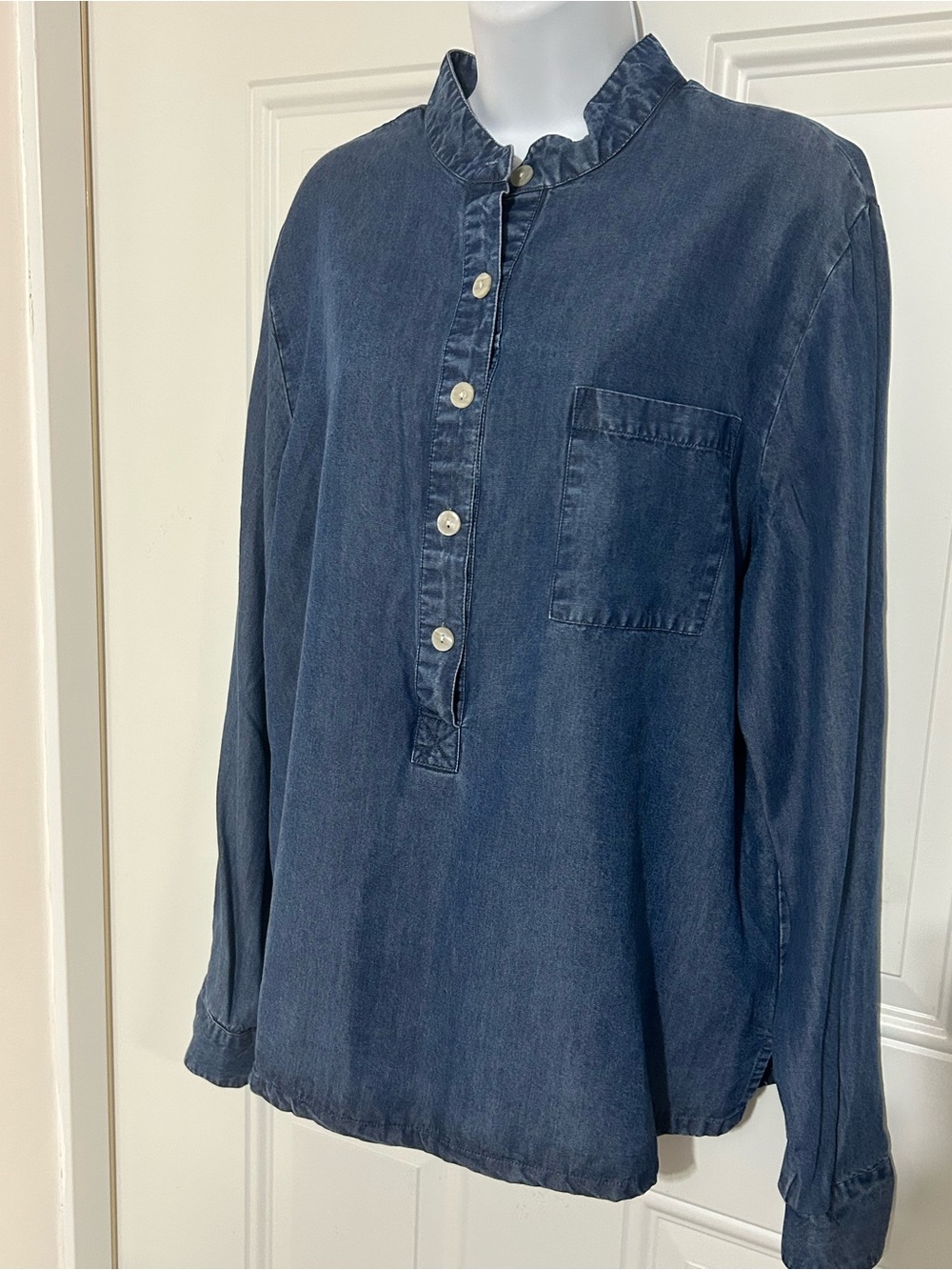 Coldwater Creek Denim-Texture Tencel Top in Dark Blue - Picture 4 of 6